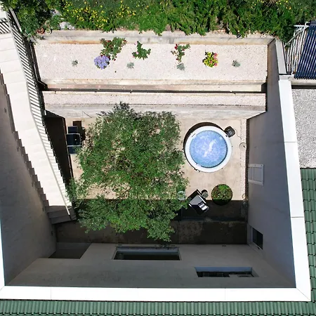 Atrij Villa *