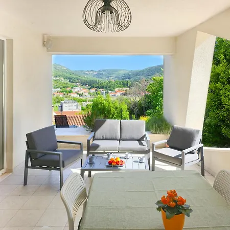 Atrij Villa
